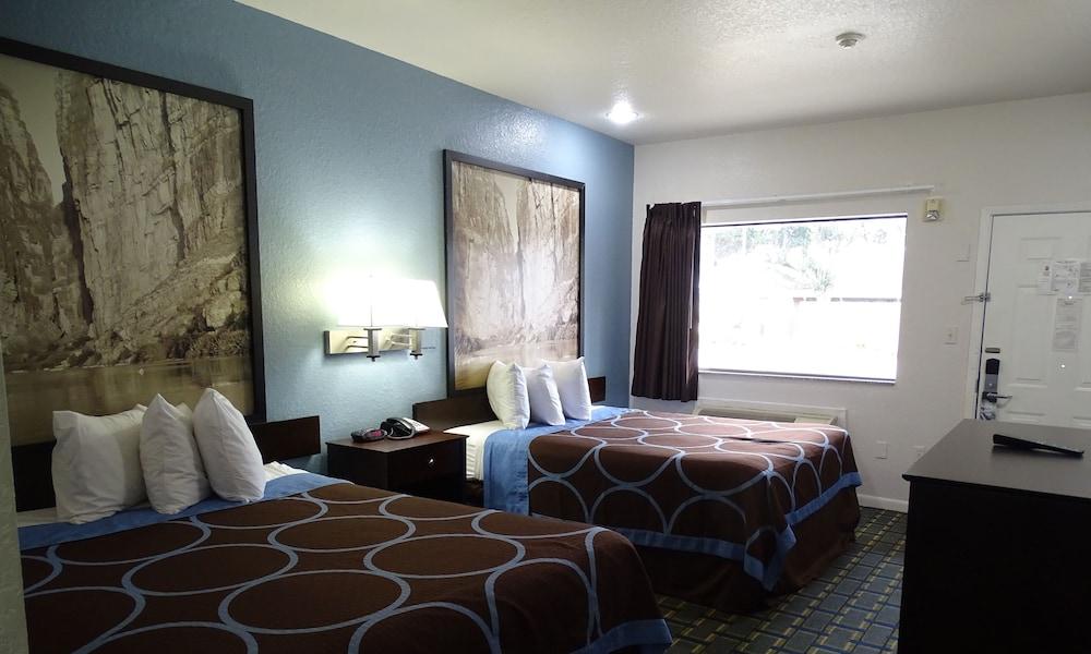 Super 8 By Wyndham Houston/Brookhollow Nw Bagian luar foto