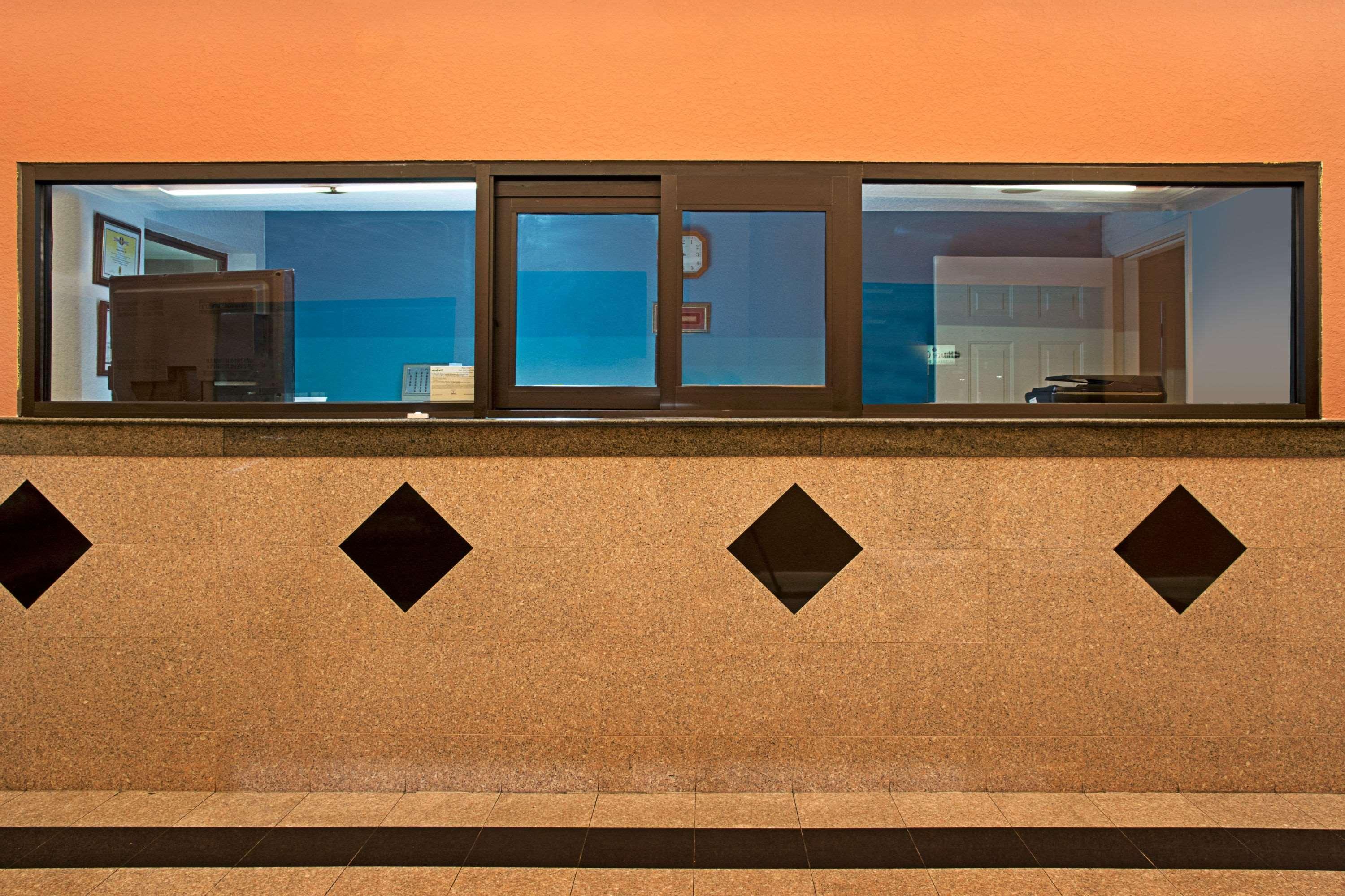 Super 8 By Wyndham Houston/Brookhollow Nw Bagian luar foto
