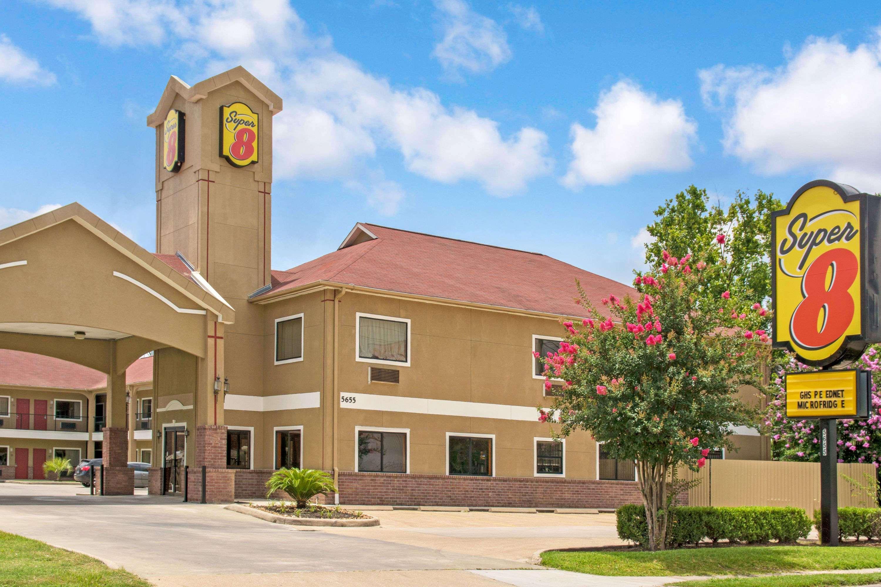 Super 8 By Wyndham Houston/Brookhollow Nw Bagian luar foto