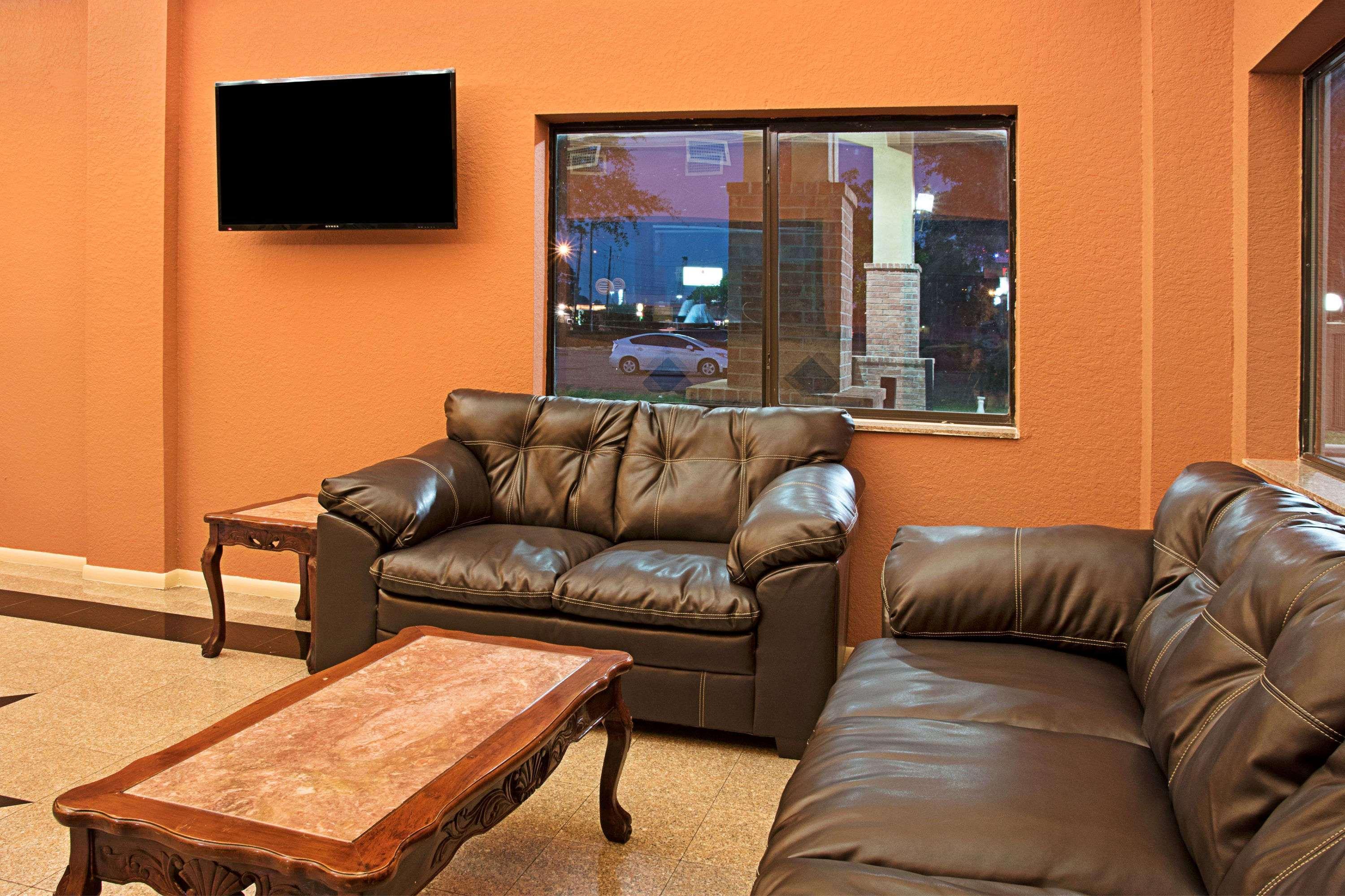 Super 8 By Wyndham Houston/Brookhollow Nw Bagian luar foto